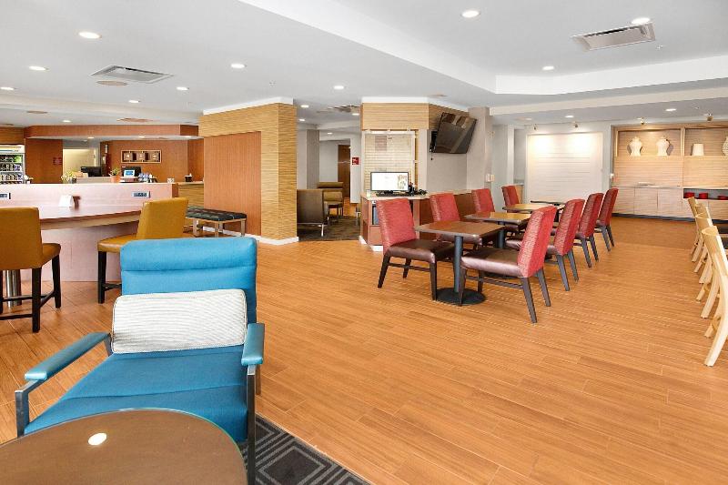 TownePlace Suites Pittsburgh Harmarville image