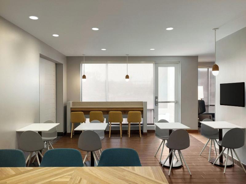 TownePlace Suites Pittsburgh Harmarville image