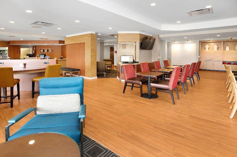 TownePlace Suites Pittsburgh Harmarville image