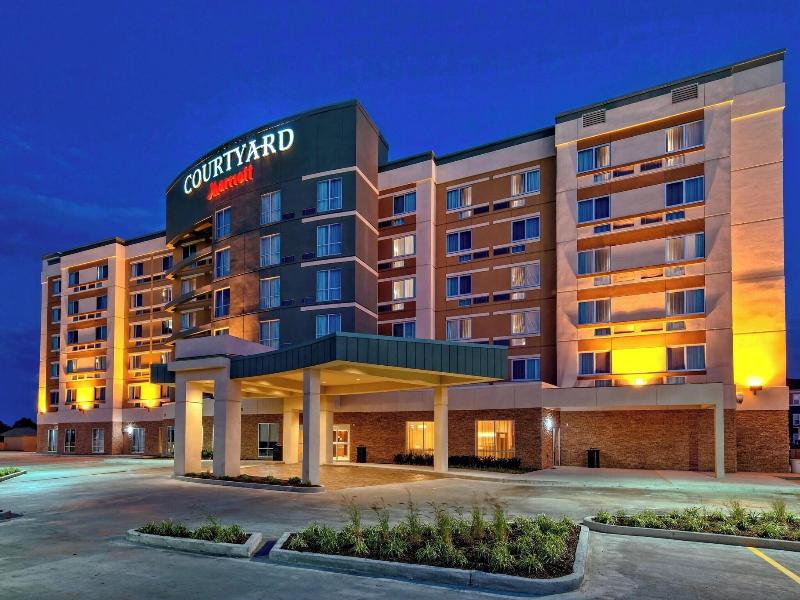 Courtyard Westbury Long Island image