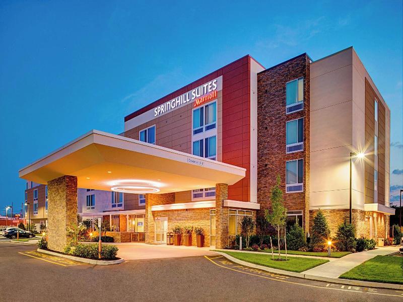SpringHill Suites Carle Place Garden City image