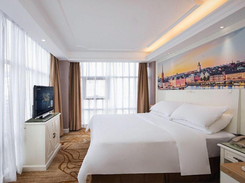 ViennaHotel Shenzhen Exibition Center image