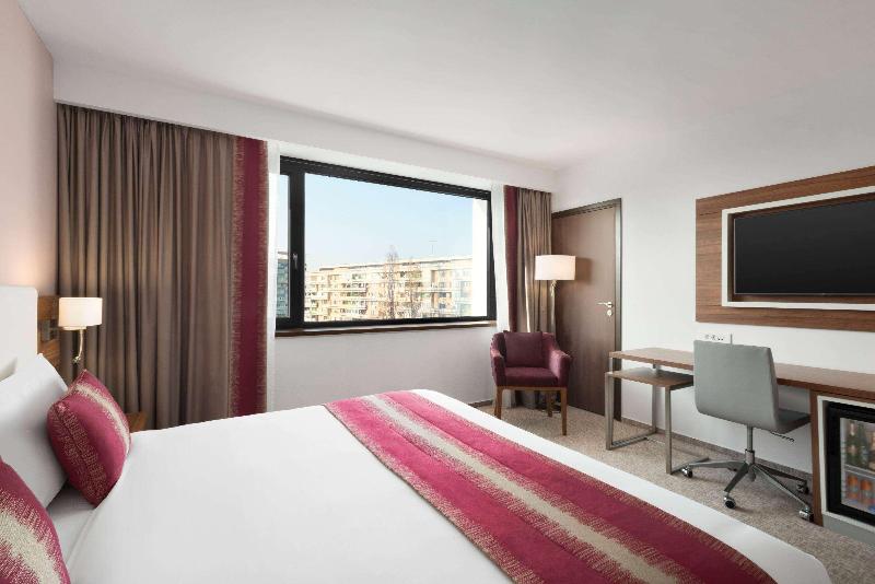 Ramada Plaza Craiova image