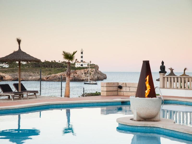 Orange Colom Seaside Apartments image