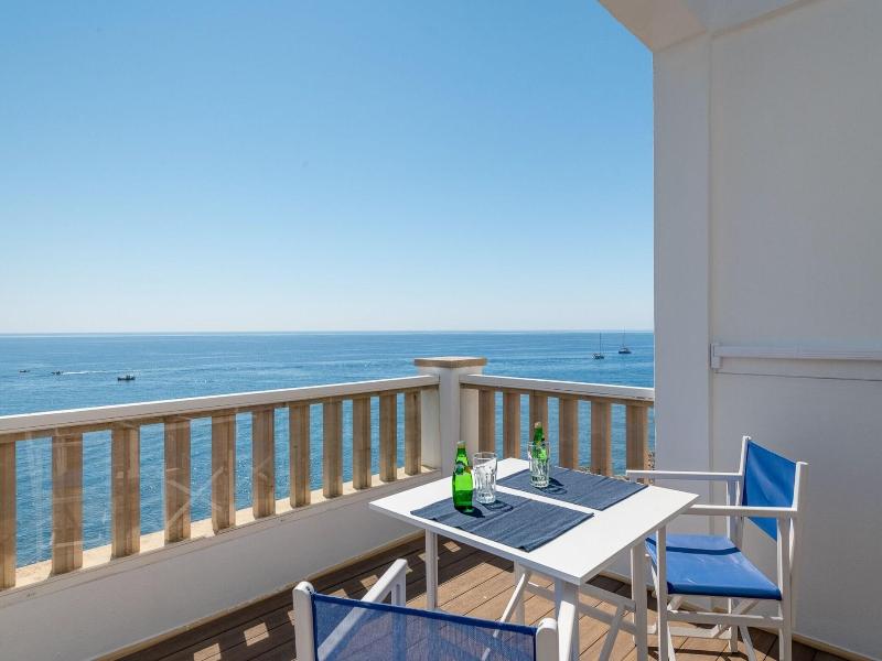 Orange Colom Seaside Apartments image