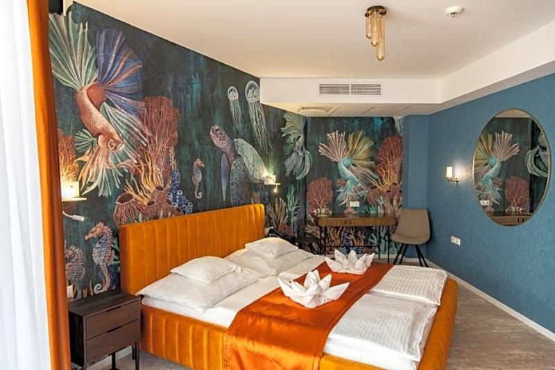 Hotel Atlantis image