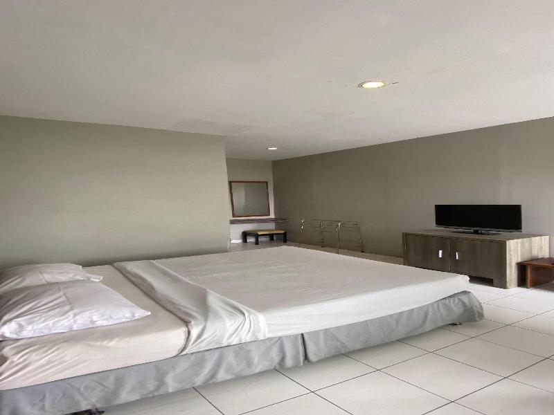 Amanda Hills Hotel image