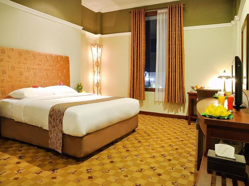 Grand Tryas Hotel image