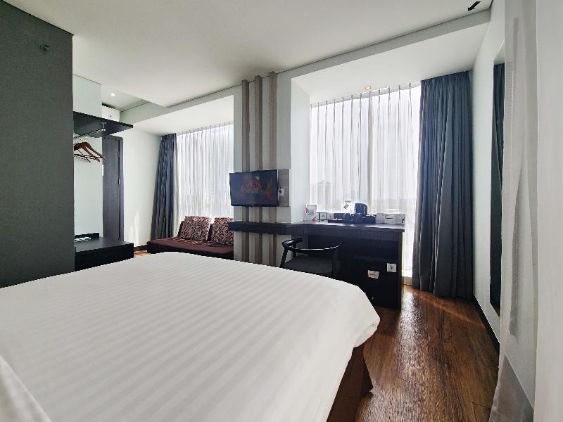 Luminor Hotel Jemursari image