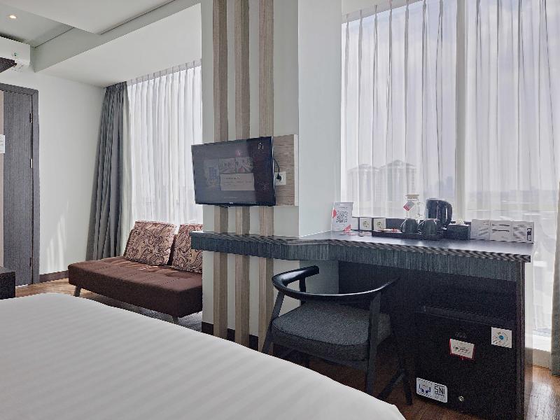 Luminor Hotel Jemursari image