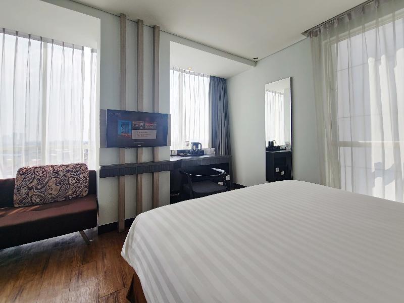 Luminor Hotel Jemursari image