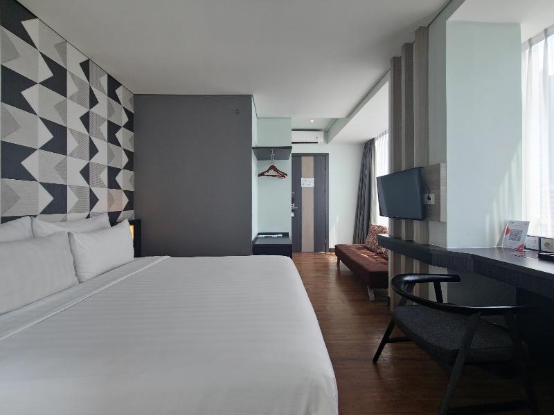 Luminor Hotel Jemursari image