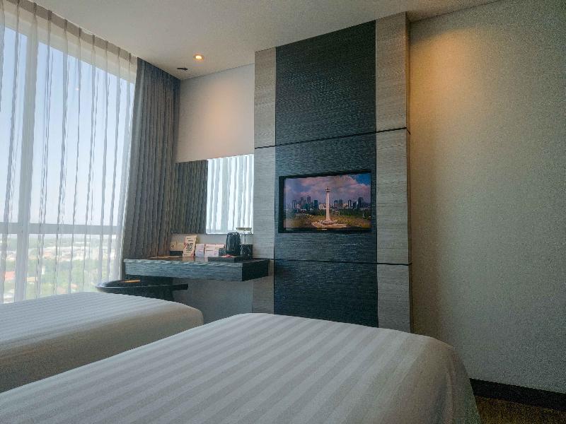 Luminor Hotel Jemursari image