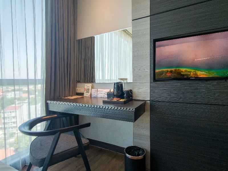 Luminor Hotel Jemursari image