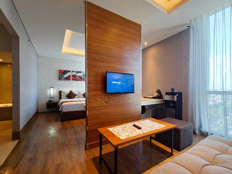 Luminor Hotel Jemursari image