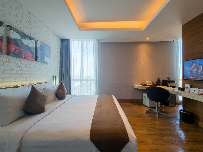 Luminor Hotel Jemursari image