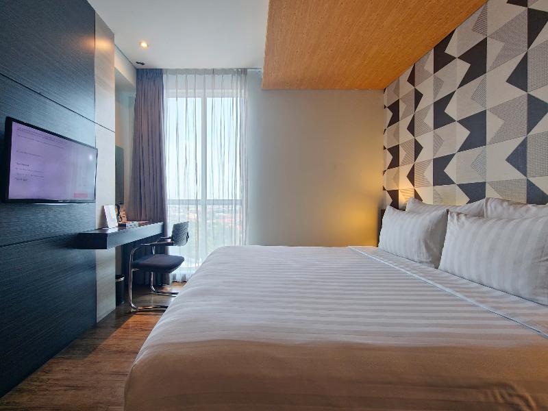 Luminor Hotel Jemursari image