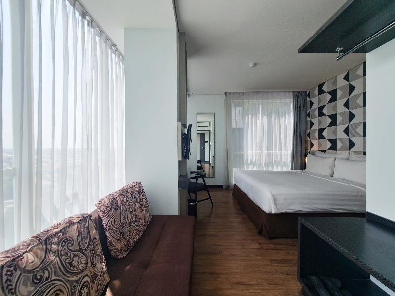 Luminor Hotel Jemursari image