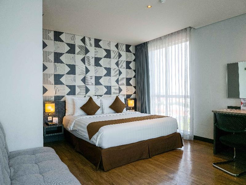 Luminor Hotel Jemursari image