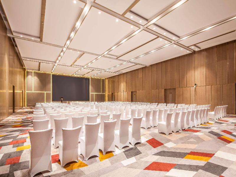 Radisson Exhibition Center Shanghai image