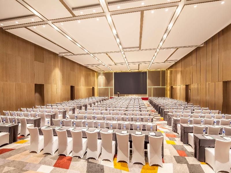 Radisson Exhibition Center Shanghai image