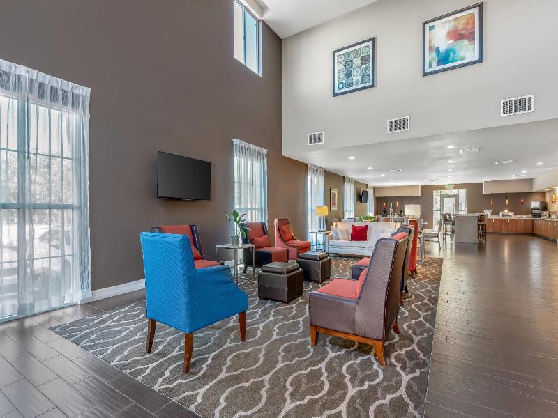Comfort Suites Woodland - Sacramento Airport image