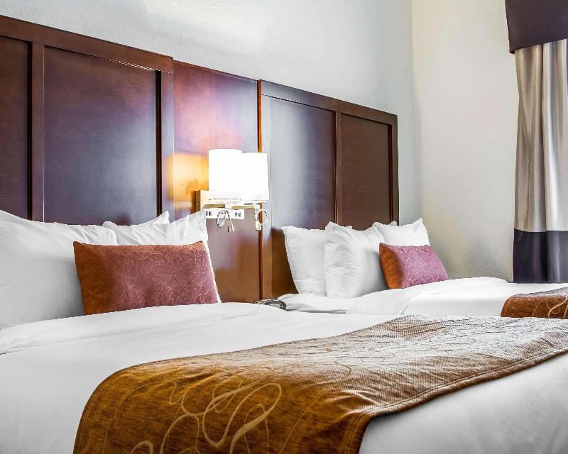 Comfort Suites Woodland - Sacramento Airport image