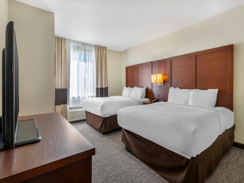 Comfort Suites Woodland - Sacramento Airport image
