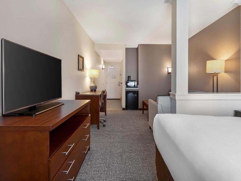 Comfort Suites Woodland - Sacramento Airport image
