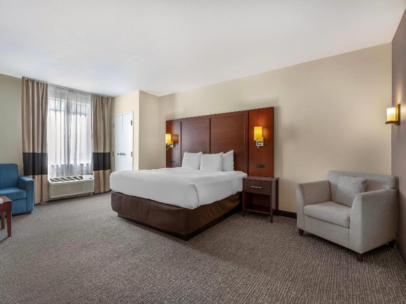 Comfort Suites Woodland - Sacramento Airport image