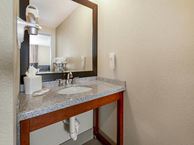 Comfort Suites Woodland - Sacramento Airport image