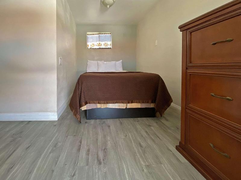 Rodeway Inn Ventura Midtown image