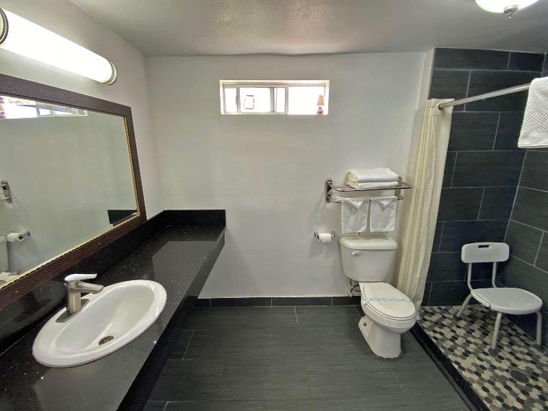 Rodeway Inn Ventura Midtown image