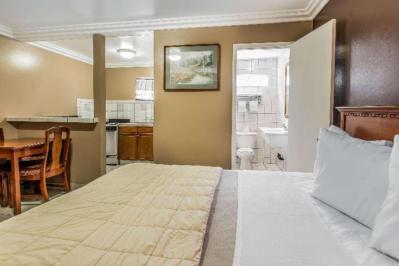 Rodeway Inn Ventura Midtown image
