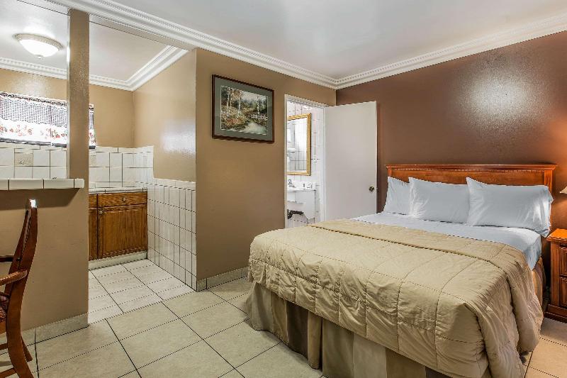 Rodeway Inn Ventura Midtown image