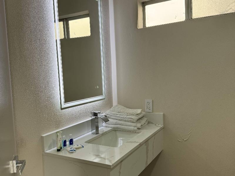 Rodeway Inn Ventura Midtown image
