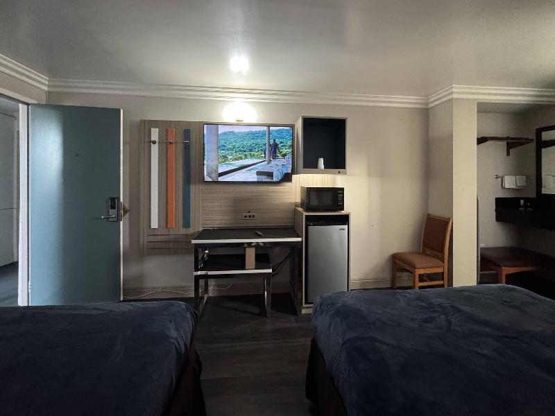 Rodeway Inn Ventura Midtown image
