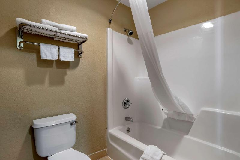 Quality Inn Phenix City Columbus image
