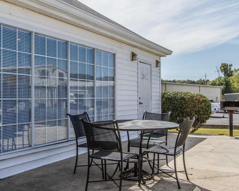 Quality Inn Scottsboro Us/72-Lake Guntersville Are image