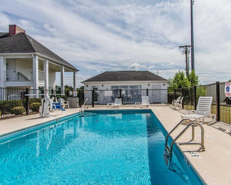 Quality Inn Scottsboro Us/72-Lake Guntersville Are image