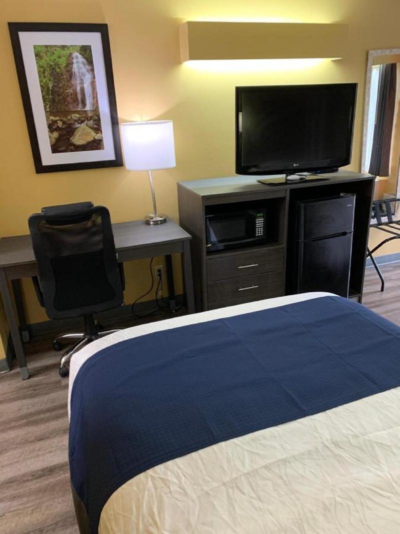 Baymont by Wyndham Selma image