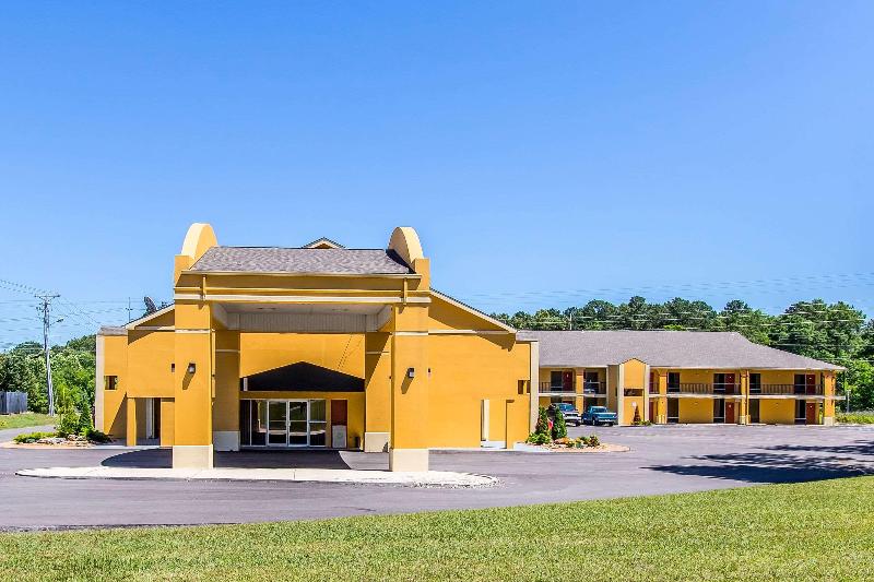 Econo Lodge Scottsboro Area image