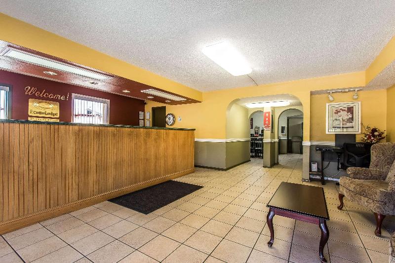 Econo Lodge Scottsboro Area image
