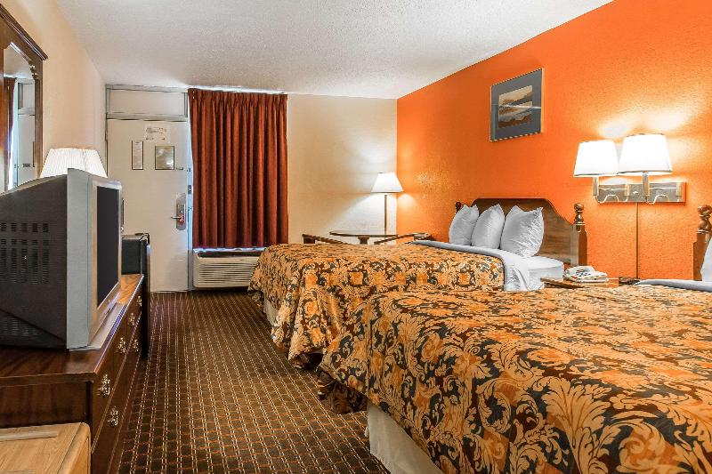 Econo Lodge Scottsboro Area image
