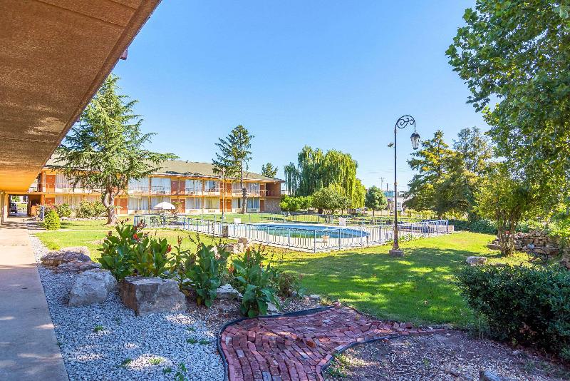 Econo Lodge Mountain Home Mountain Home Area image