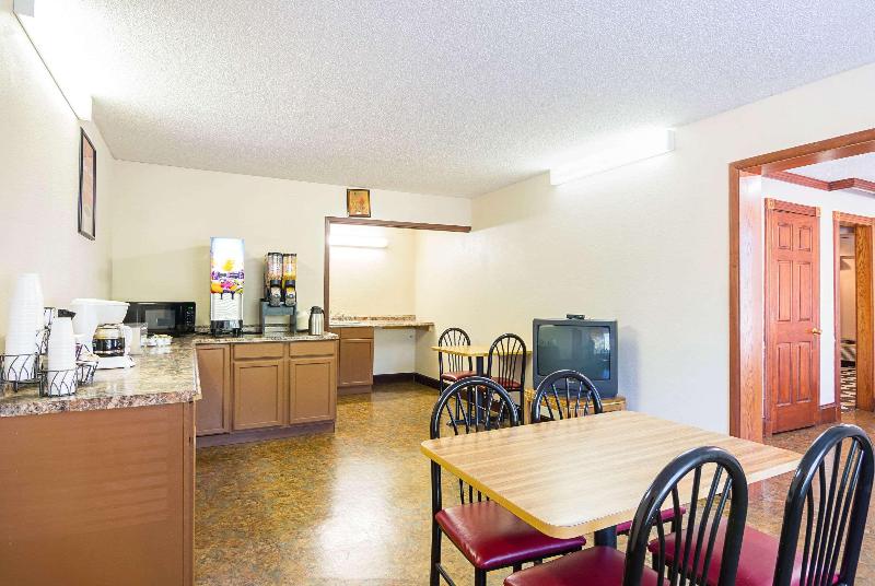 Econo Lodge Mountain Home Mountain Home Area image 10