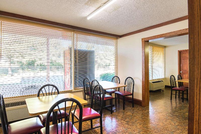 Econo Lodge Mountain Home Mountain Home Area image