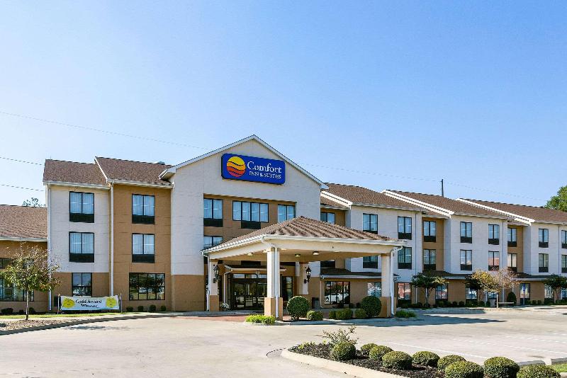 Comfort Inn & Suites Blytheville Area image