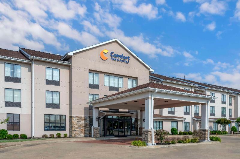 Comfort Inn & Suites Blytheville Area image