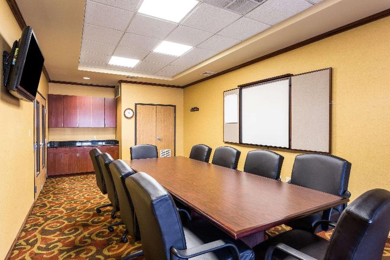 Comfort Inn & Suites Blytheville Area image